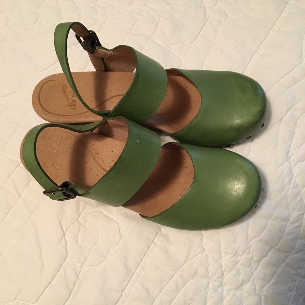 Women’s Dansko shoes